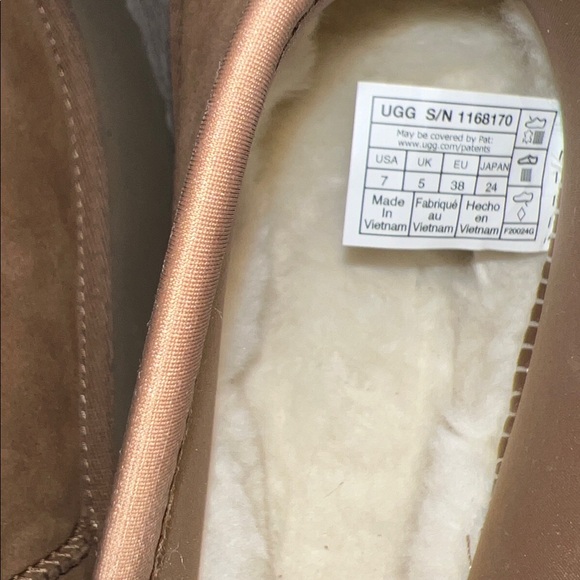 UGG Classic Mini Dipper Suede boots in the color Chestnut Size 7 NWT - Picture 14 of 16